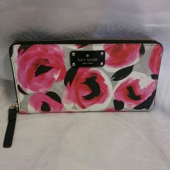 Kate Spade Rose Bed Wallet, NWT - Picture 2 of 4