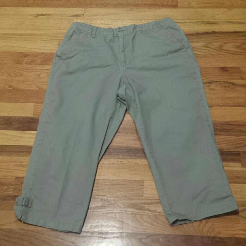 Capri pants