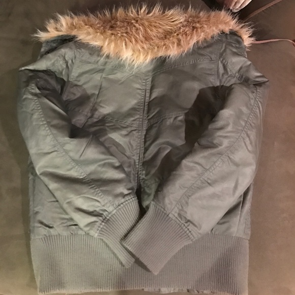 Army Green Light Bomber Jacket - Picture 3 of 4