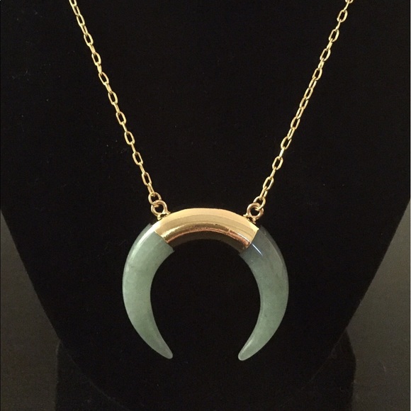 Green Chalcedony & 24k Gold Horn Crescent Necklace - Picture 4 of 4