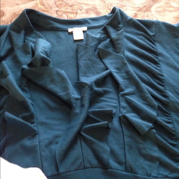 Beautiful teal ruffle top! - Picture 3 of 3