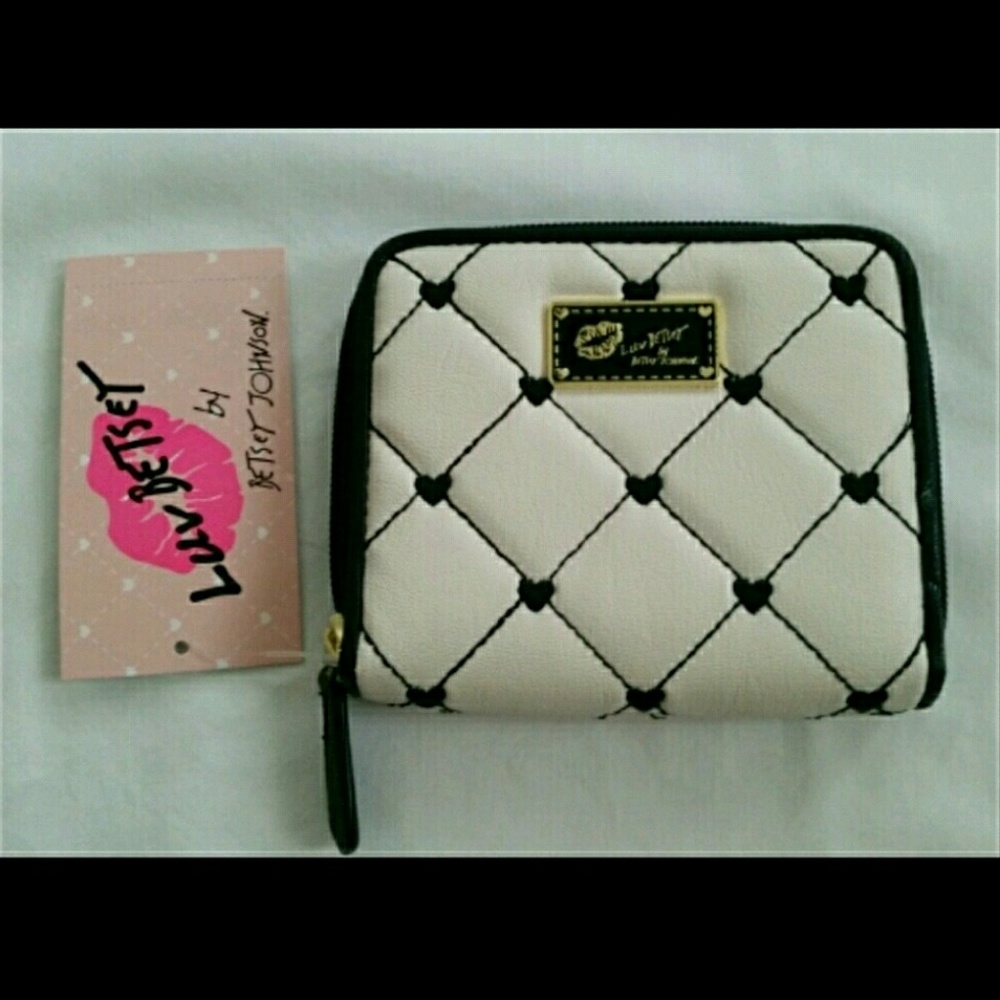 FINAL PRICE! NWT Betsey Johnson wallet