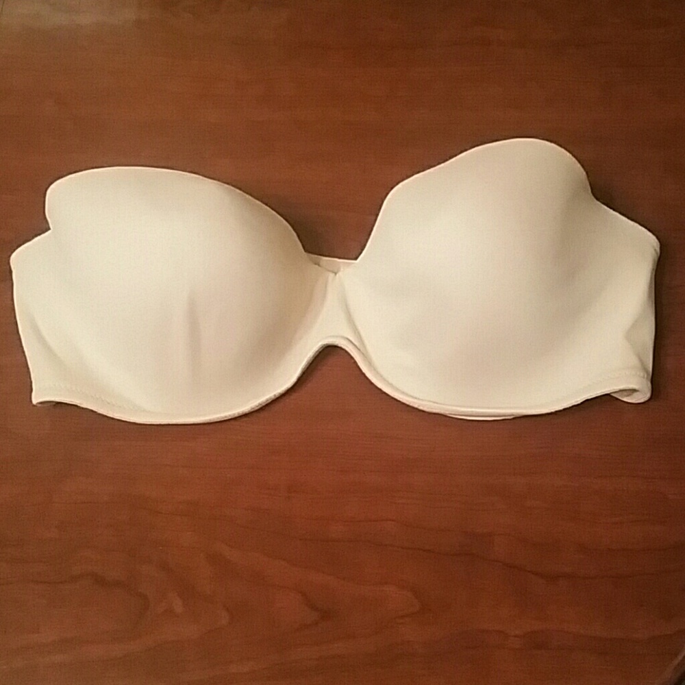 NWOT Barely There Strapless Bra