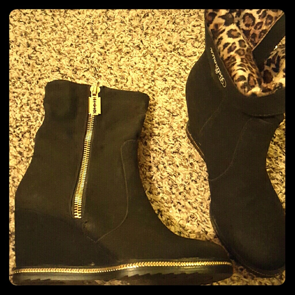 Black and leopard boots