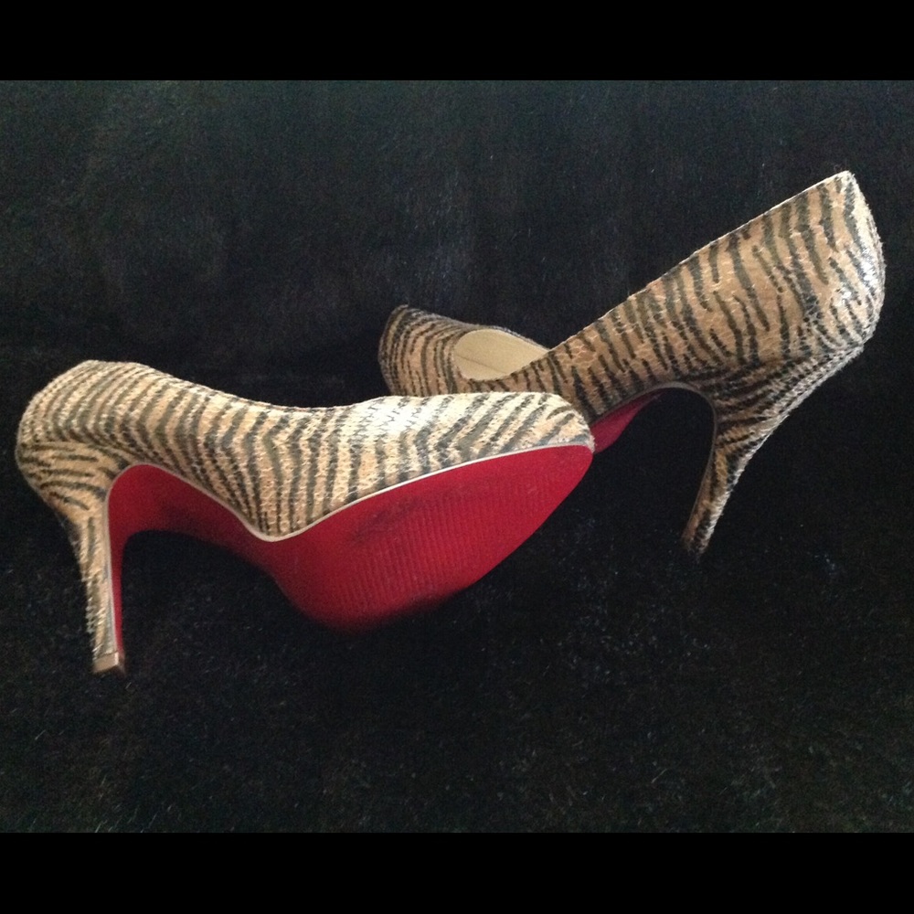 RED SOLE Tiger 🐯 Print Pump