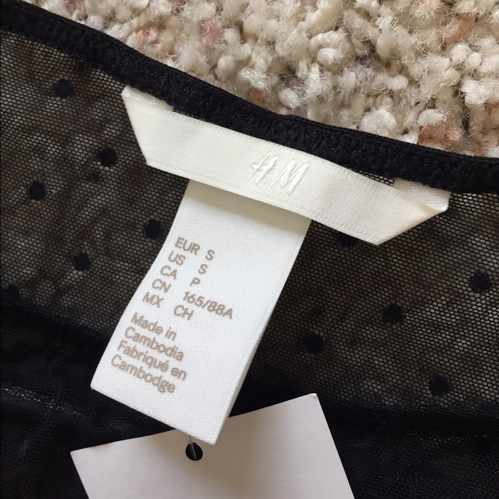 🔖NWT🔖 H&M top with dotted lace