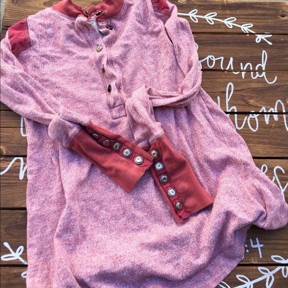 Free People Tops - ❤️Free people button long sleeve