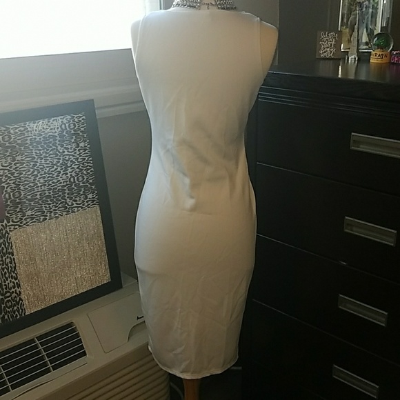 WHITE SLEEVELESS DRESS - Picture 2 of 2