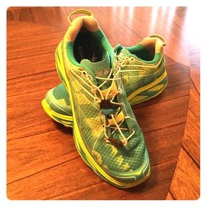Hoka One One Huaka,  women's 9.5