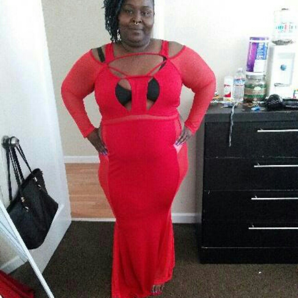 RED MAXI DRESS. ????NEW???? - Picture 3 of 4