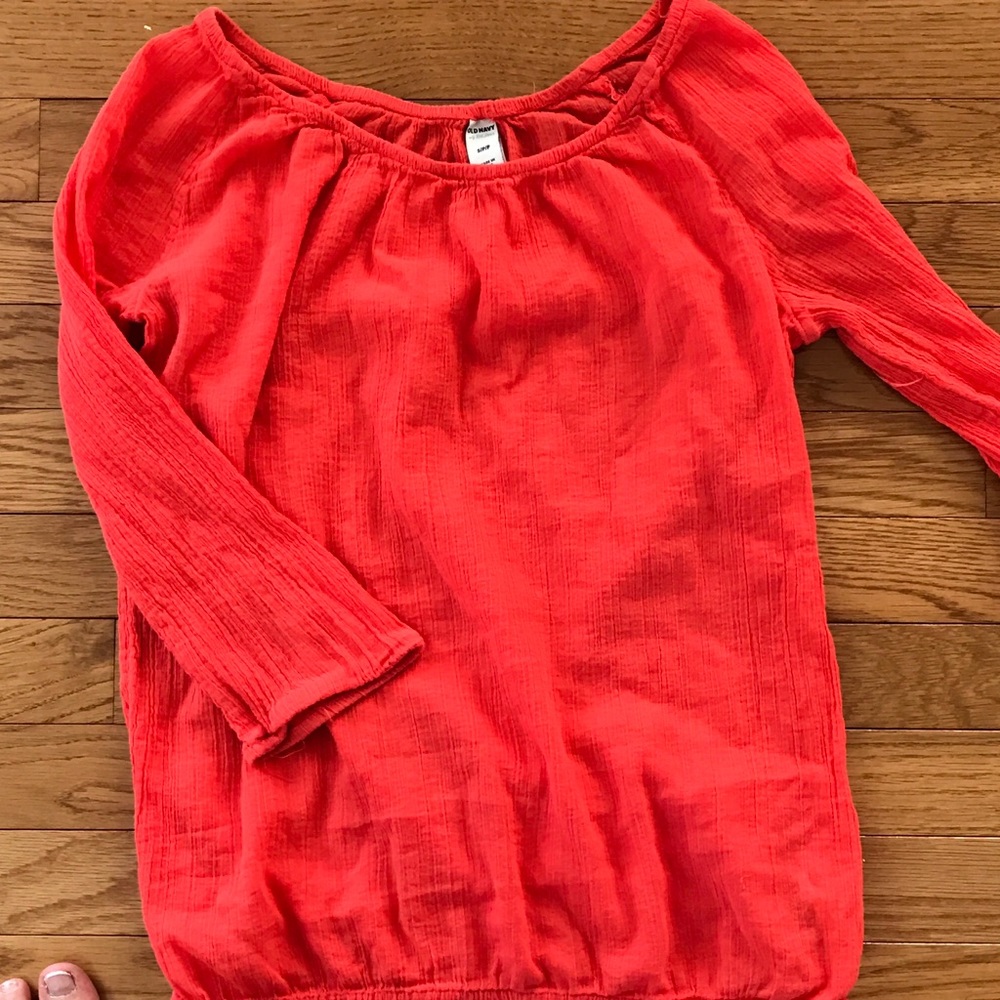 Old Navy Pink/red flowy top