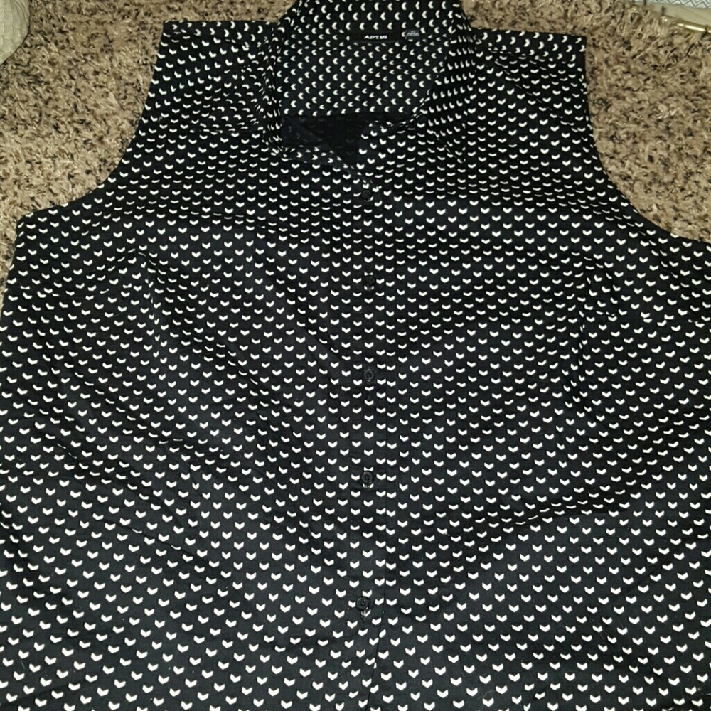 Like new button up dress tank.