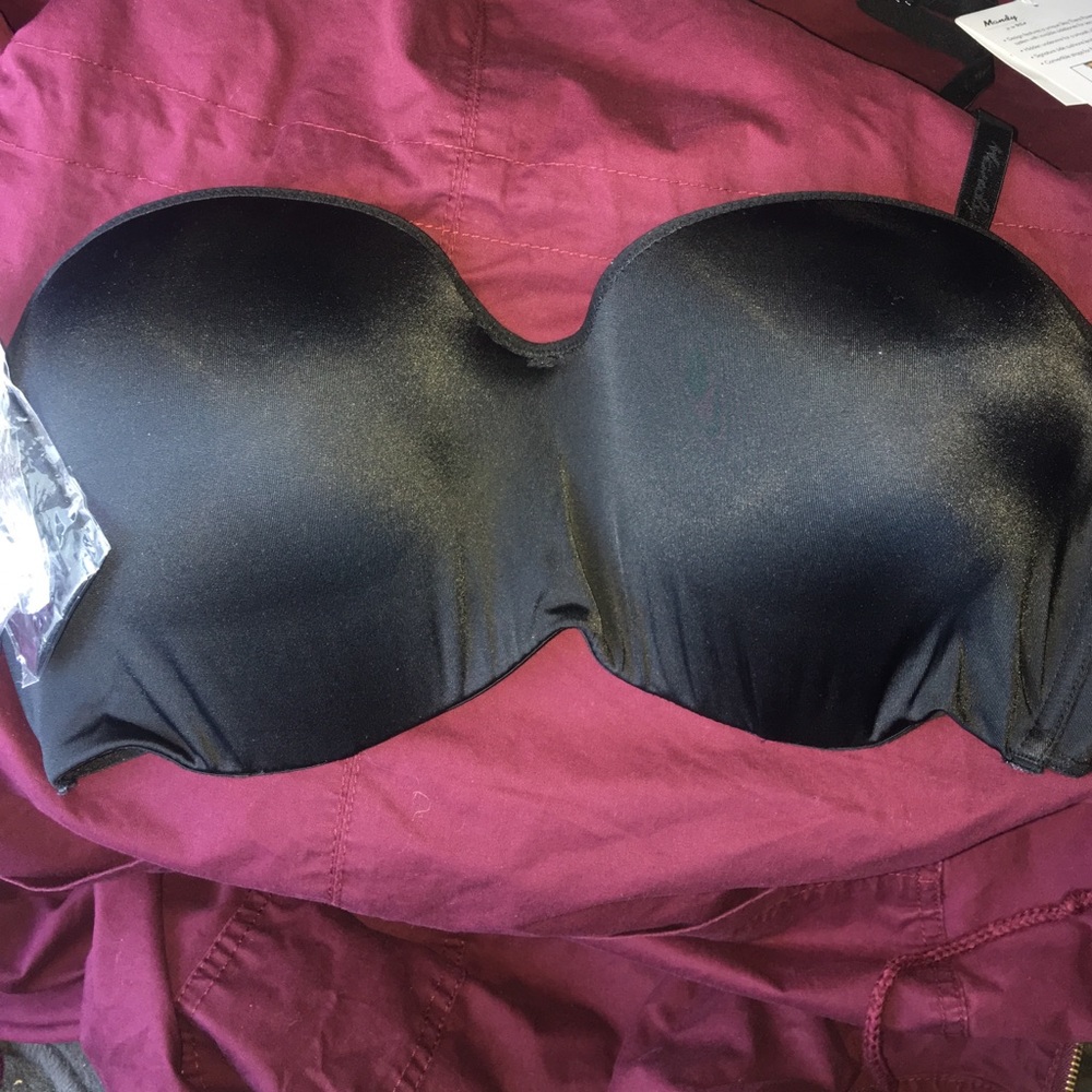 Best bra 👙can be strapless or with straps