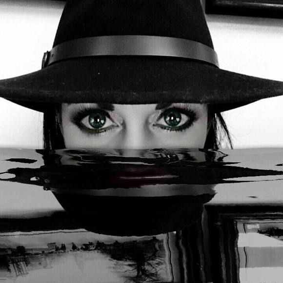 Meet your Posher, Lisa - Picture 1 of 1