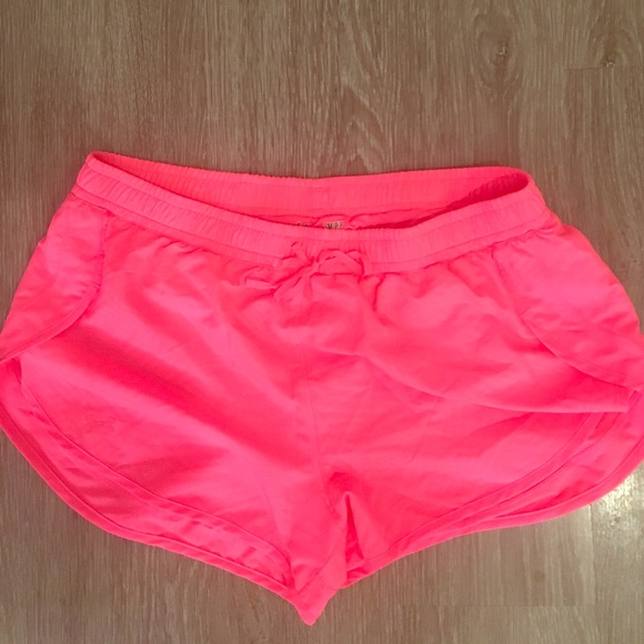 Women's Under Armour Pink Short Size Small - Picture 1 of 1
