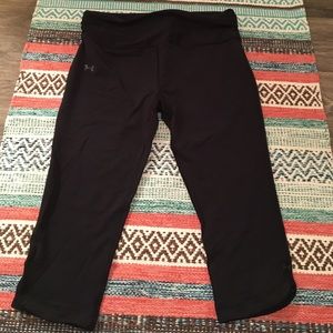 Ladies Under Armour heat gear capris