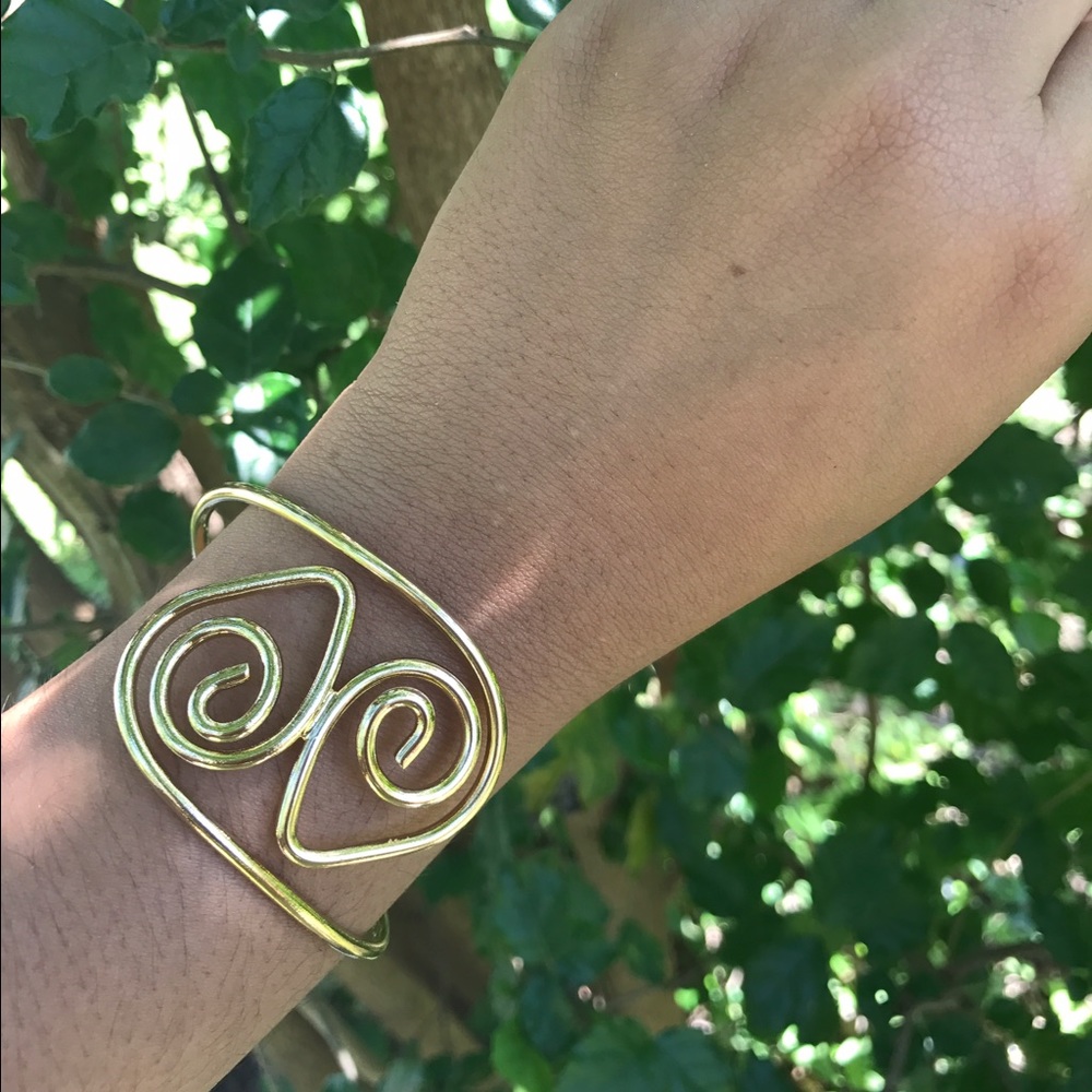 ❣️Gold Tone Bangle❣️