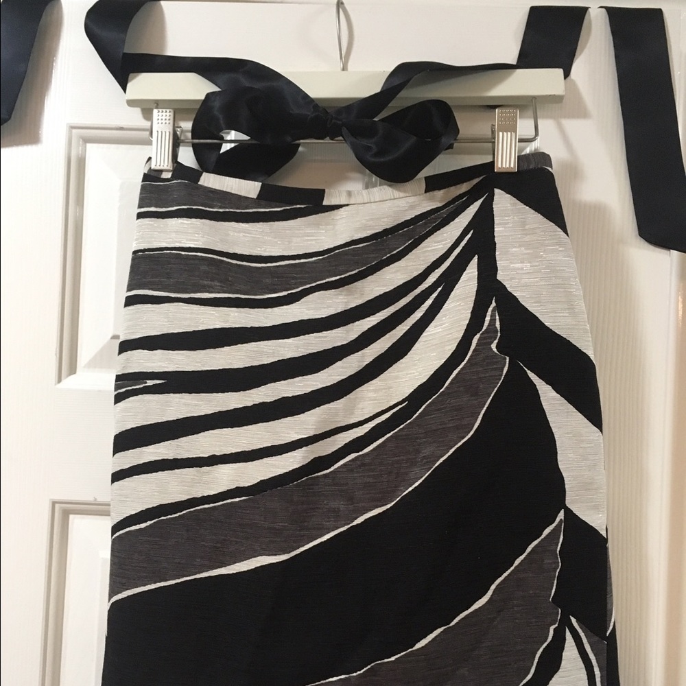 Ann Taylor lined stripe black, gray, white skirt.