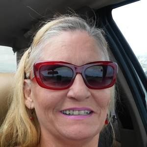 Meet your Posher, Laureen