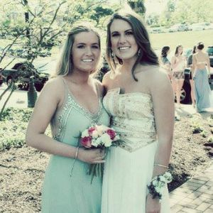 Meet your Posher, Danielle