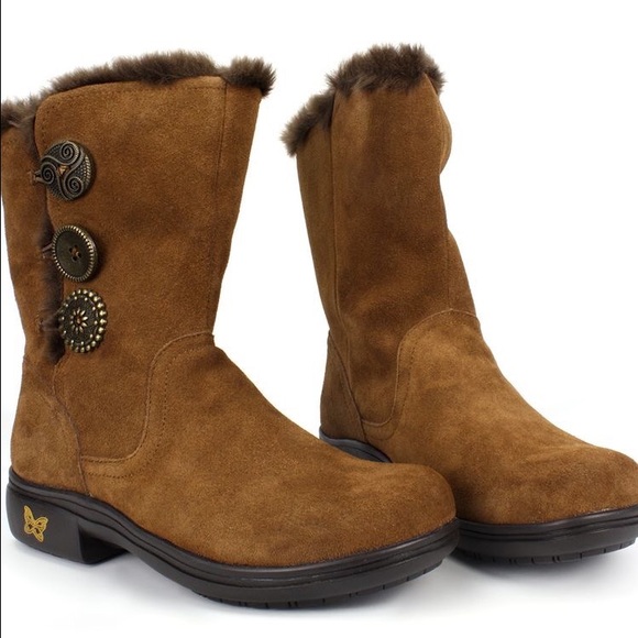 Coffee Fur Winter Boots - Picture 3 of 4