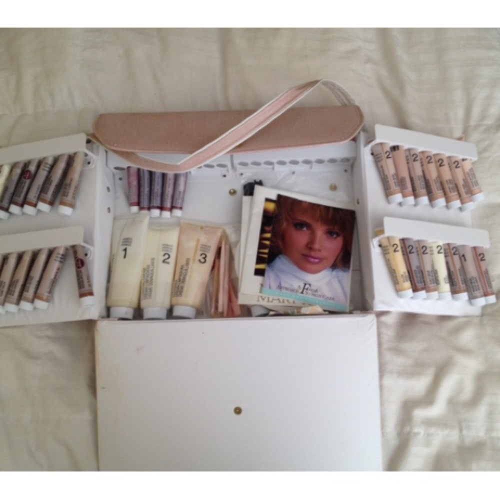 Mary Kay Vintage Collectors Makeup Case w/ samples