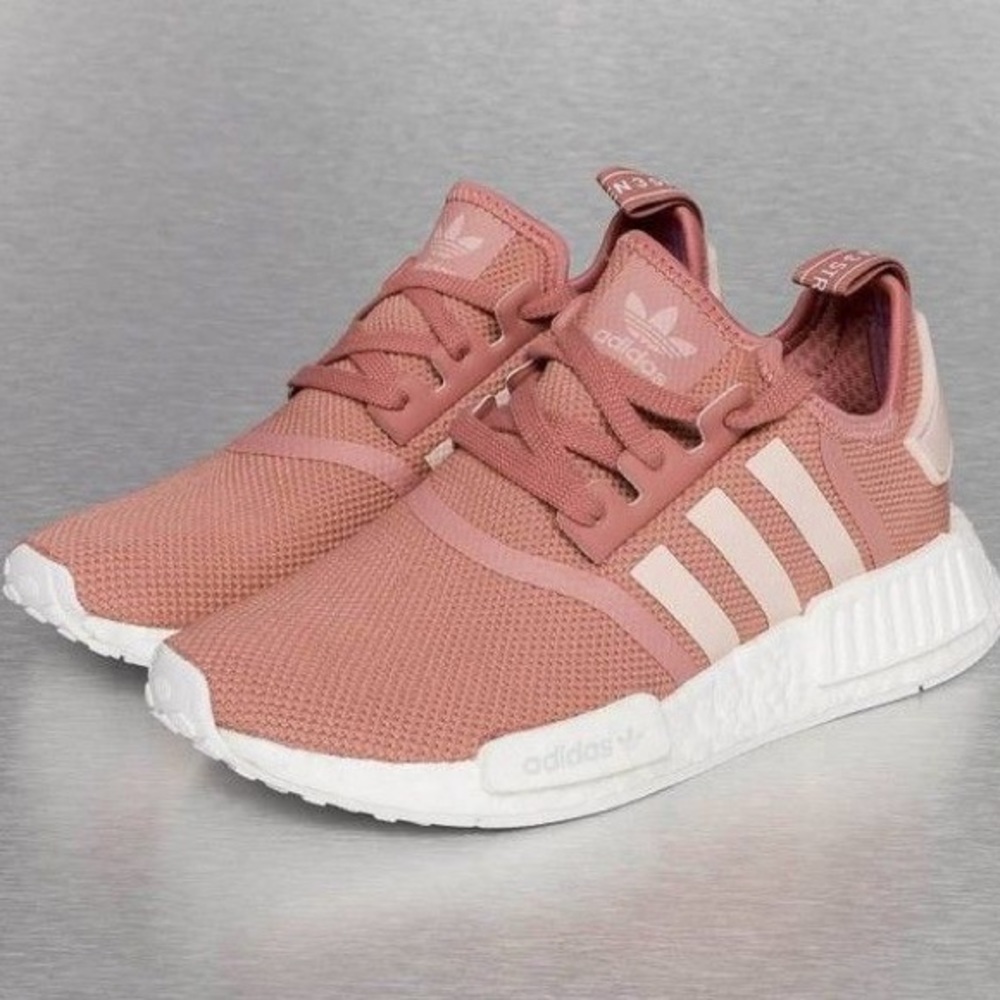NWT Adidas NMD R1  Originals Raw Salmon/Vapor Pink