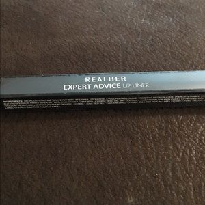 REALHER lip liner
