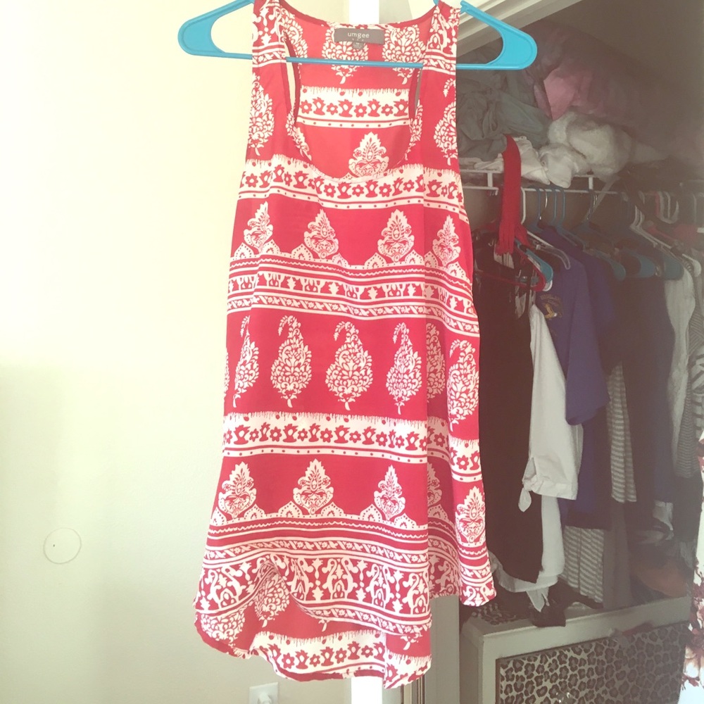 Umgee, M, red and cream tank top