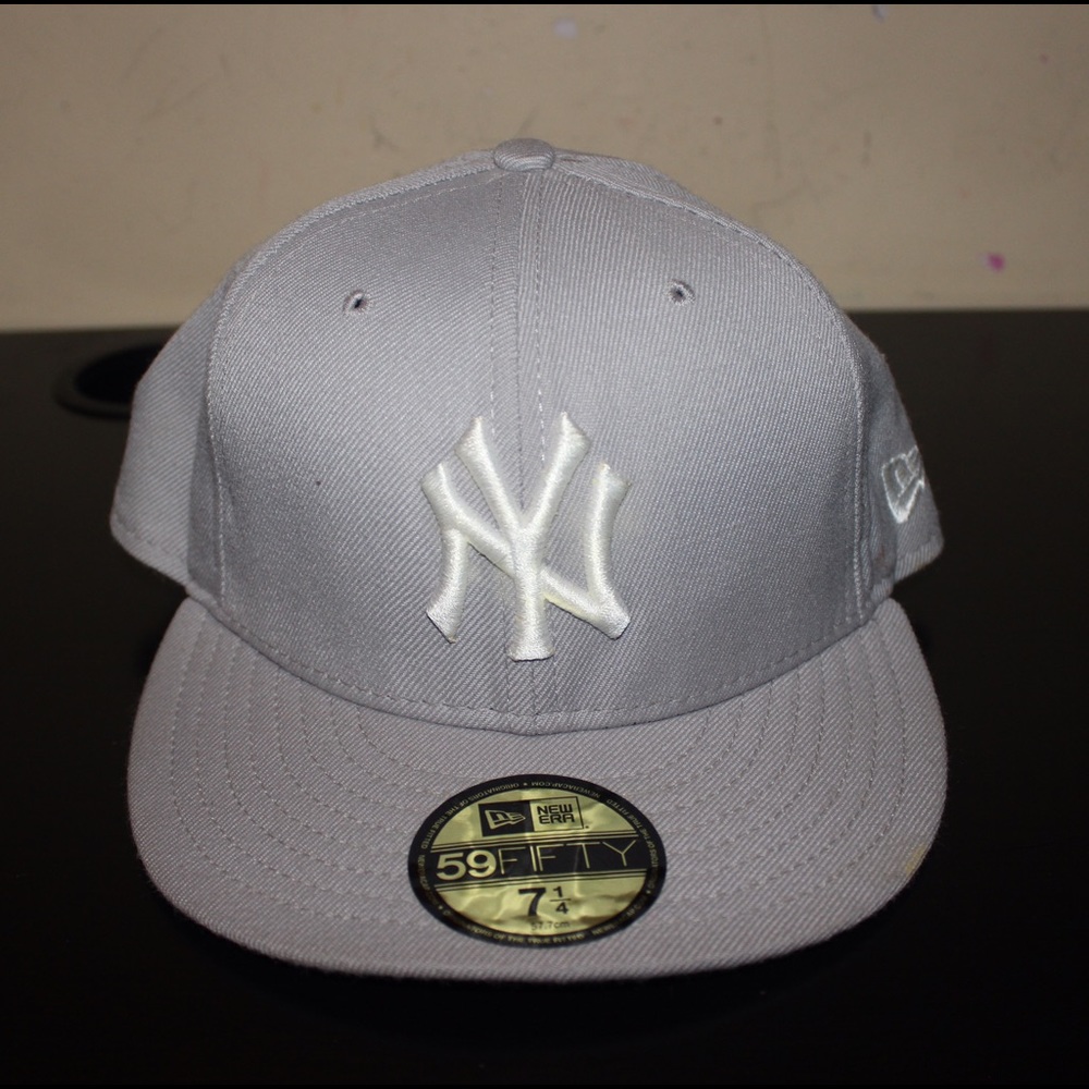 NYY light gray baseball hat
