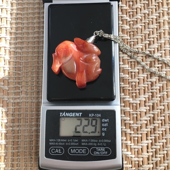 Carnelian agate Chinese zodiac “year of the pig” pendant - Picture 4 of 7