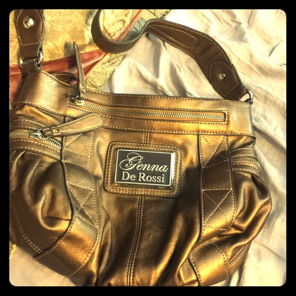 Medium,Has a bit of stains but it's in condition - Picture 1 of 5