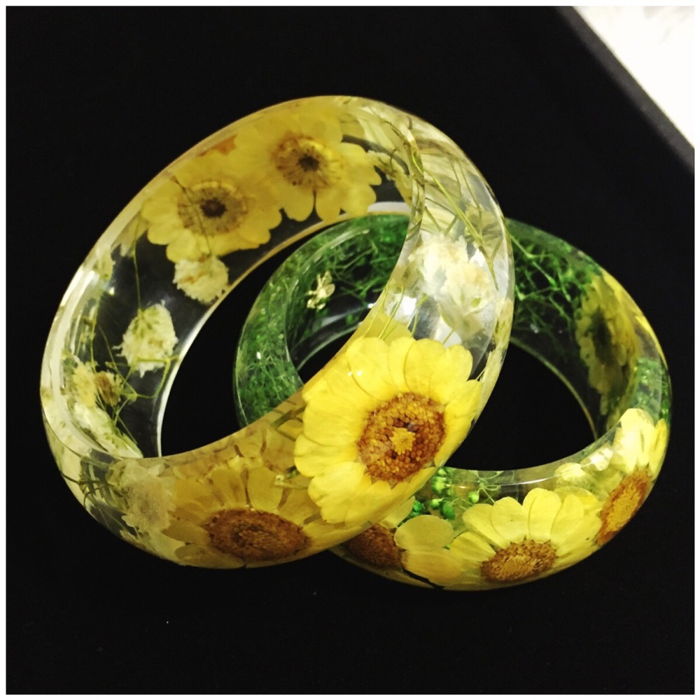 🌼HP🌼 Resin Real Pressed Flower Bangle Bracelet - Picture 1 of 7