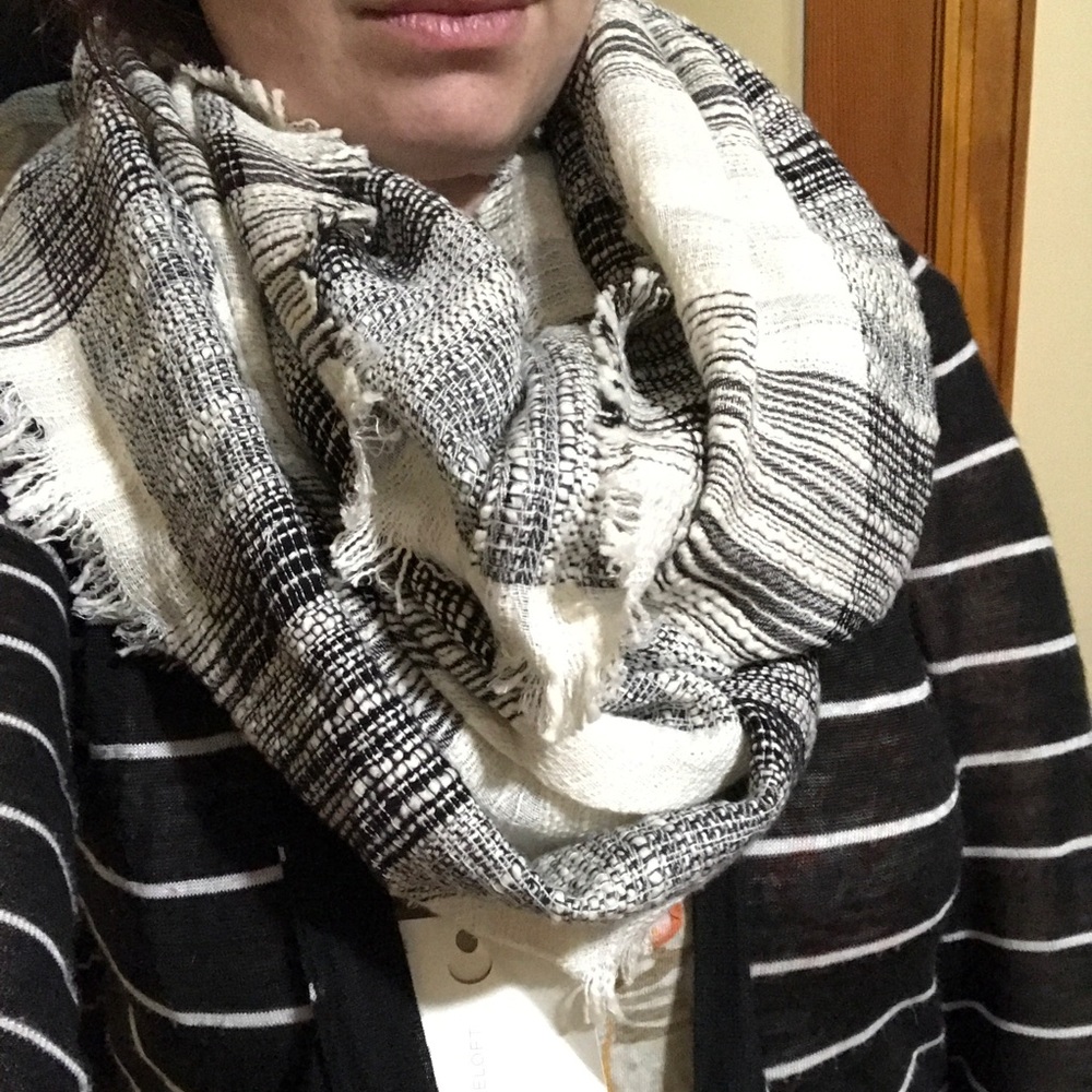 Lou and Gray infinity scarf NWT