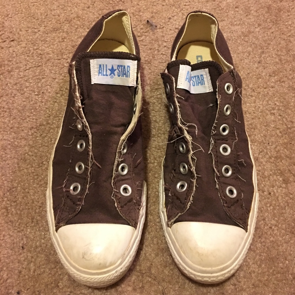 Size 9 pair of brown converse