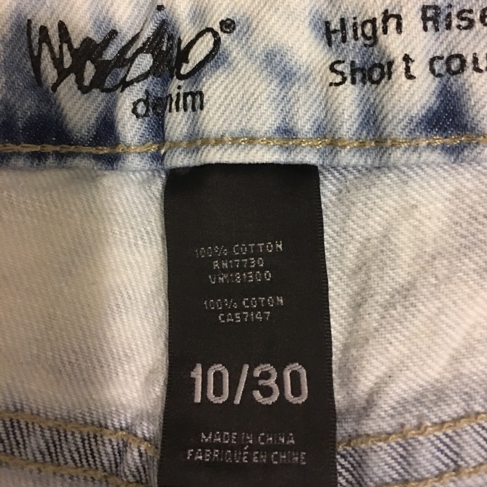 Shorts - Picture 5 of 6