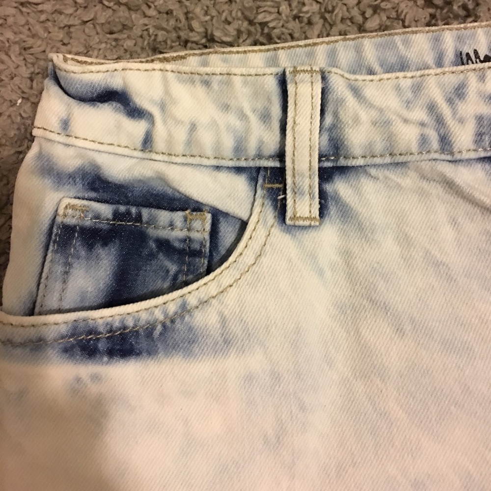 Shorts - Picture 6 of 6