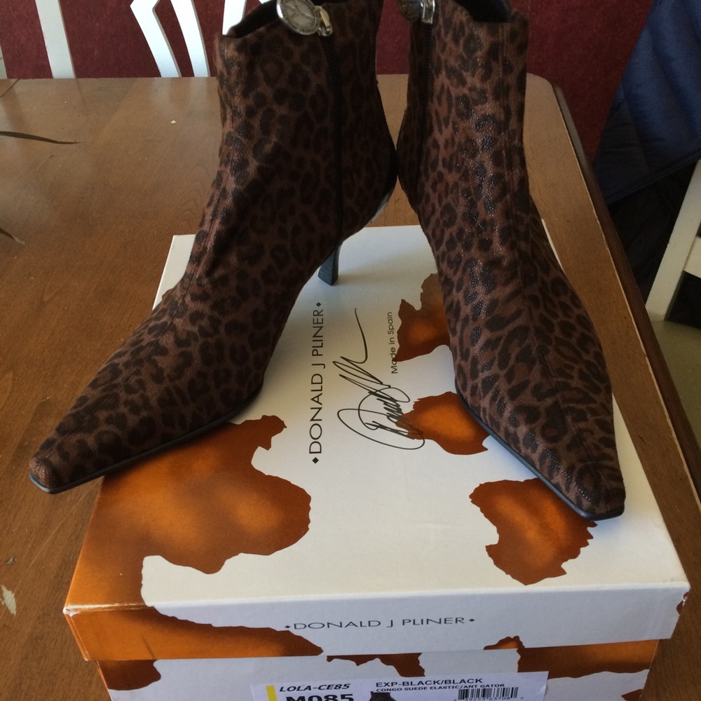 Short boots purchased in Nordstrom, Never worn