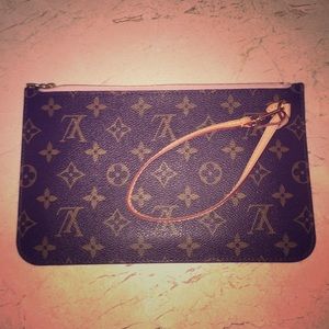 Louis Vuitton Neverfull MM Rose Ballerine Pouch