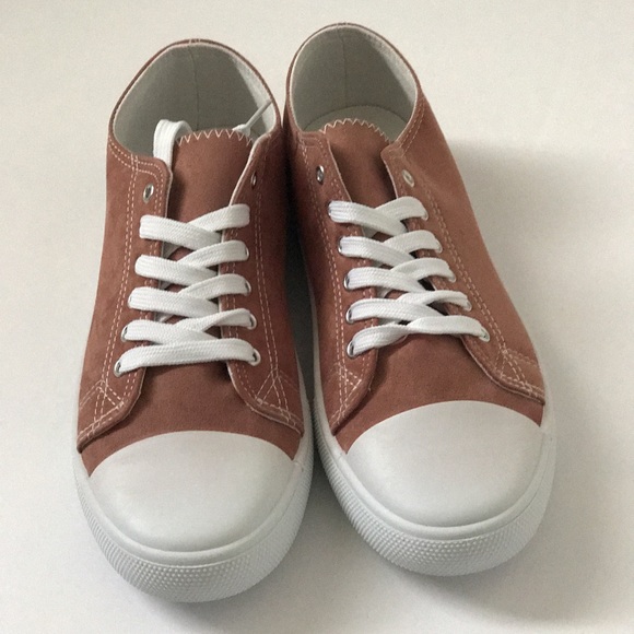 LAST 1️⃣ Mauve Suede Sneaker - Picture 2 of 5