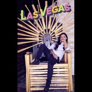 Meet your Posher, Yesenia