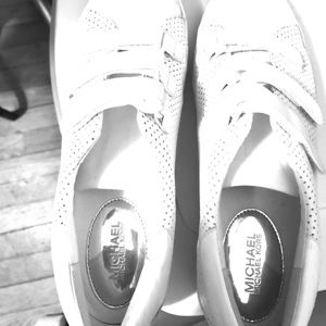 MK KORS SHOES FOR SALE !