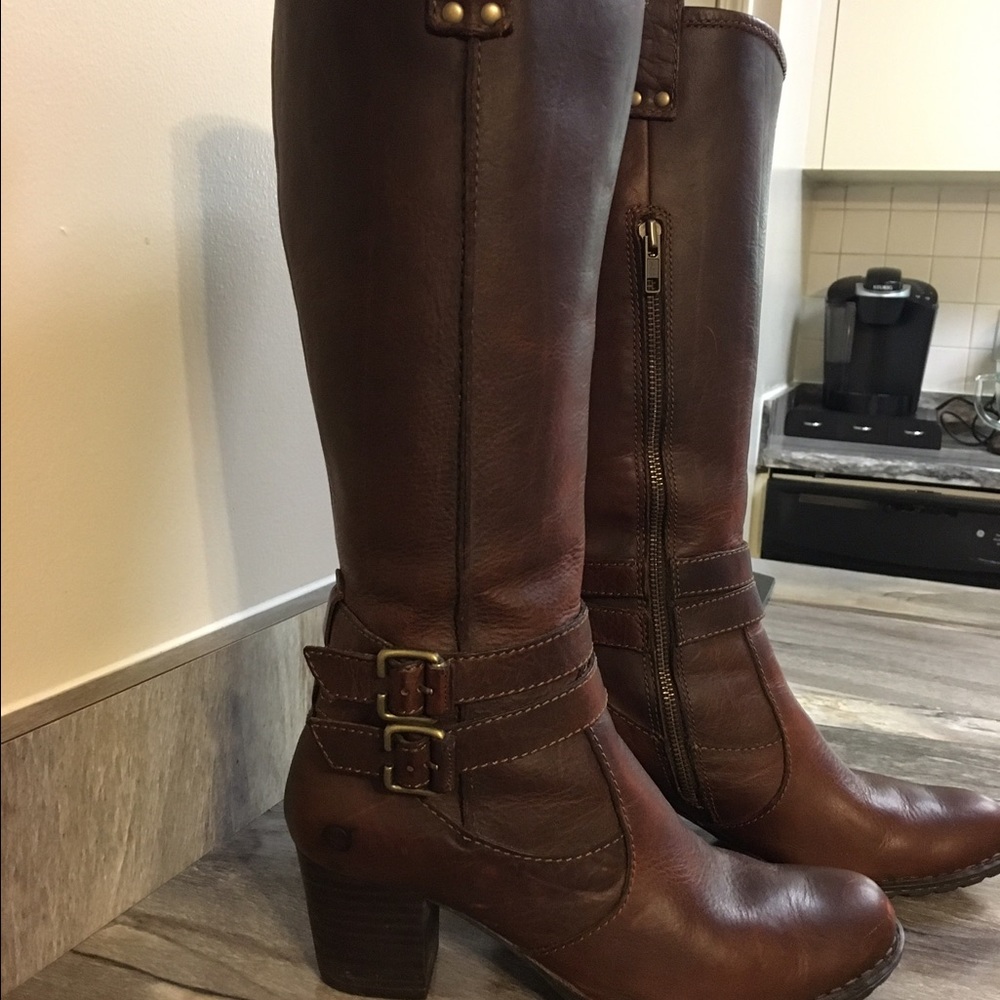Women's size 8 trendy brown heeled boots