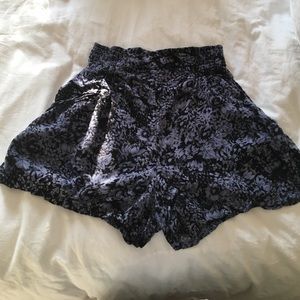 Kimchi Blue high waisted floral shorts