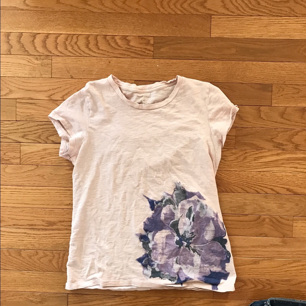Lightweight fashion tee