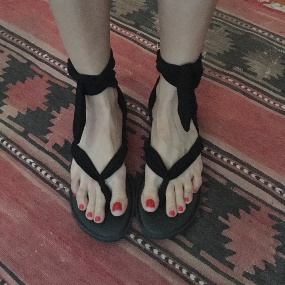Sexy comfy Sanuk Slinged Up Yoga gladiator sandals
