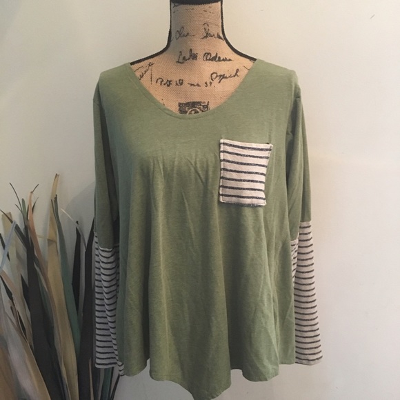 boutique  Tops - Custom boutique brand long sleeve tee