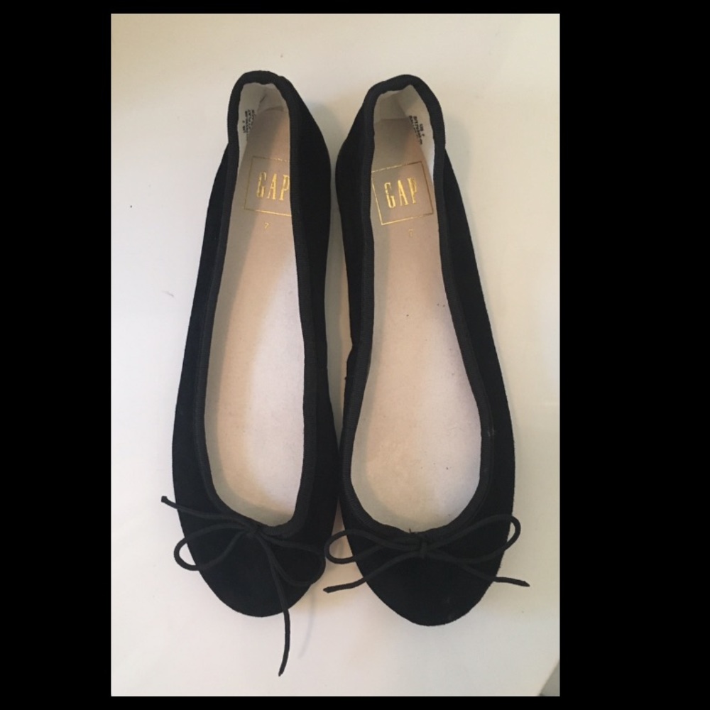 Black ballet flats