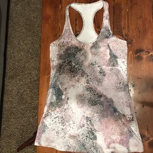 Lululemon workout top