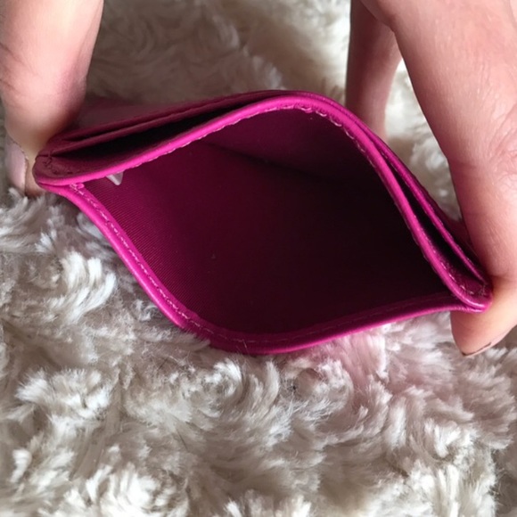 Tory Burch Robinson Slim Card Case NWOT - Picture 4 of 4